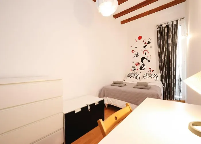 La Rambla - Catalonia Square 4bd-2bth *
