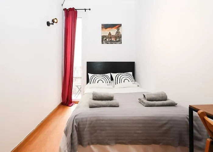 La Rambla - Catalonia Square 4bd-2bth Apartment Barcelona