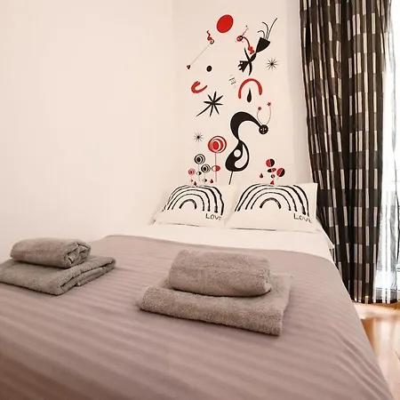 Apartment La Rambla - Catalonia Square 4bd-2bth