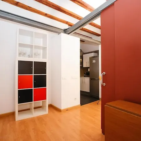 La Rambla - Catalonia Square 4bd-2bth Apartment