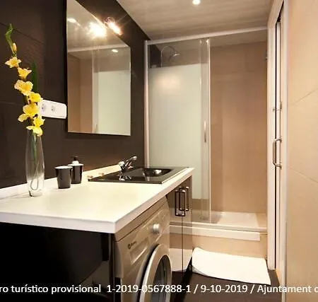 La Rambla - Catalonia Square 4bd-2bth 바르셀로나